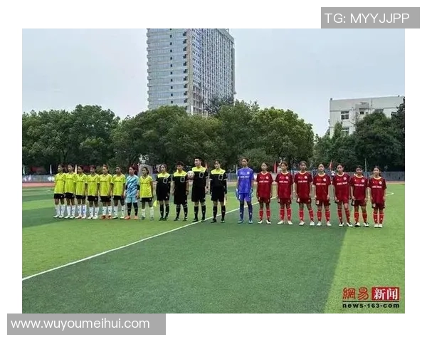 掌握足球绕桩技巧提升球技的五个实用训练方法与注意事项